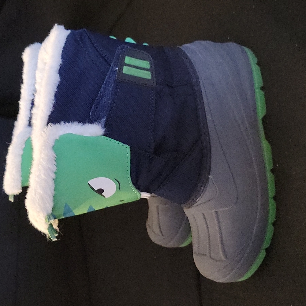 Toddler boy size 12 snow boots